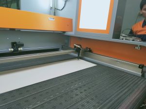 harga jasa laser cutting akrilik per cm